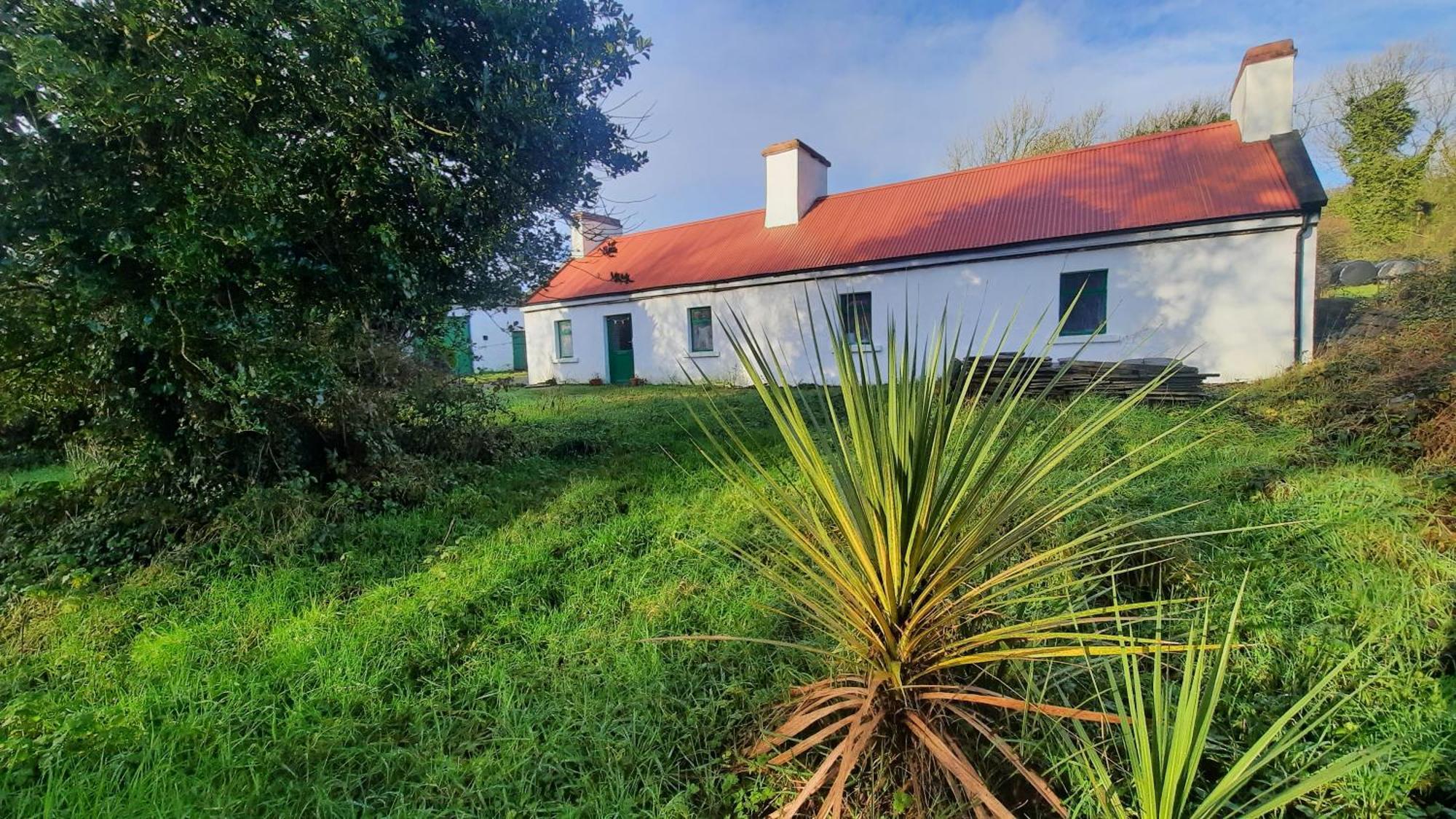 Вилла -Going Back In Time- 200 Year Old Farmhouse Creegh Экстерьер фото